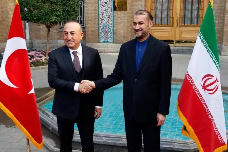 Abdullahiyan Azərbaycana görə Çavuşoğluna zəng etdi