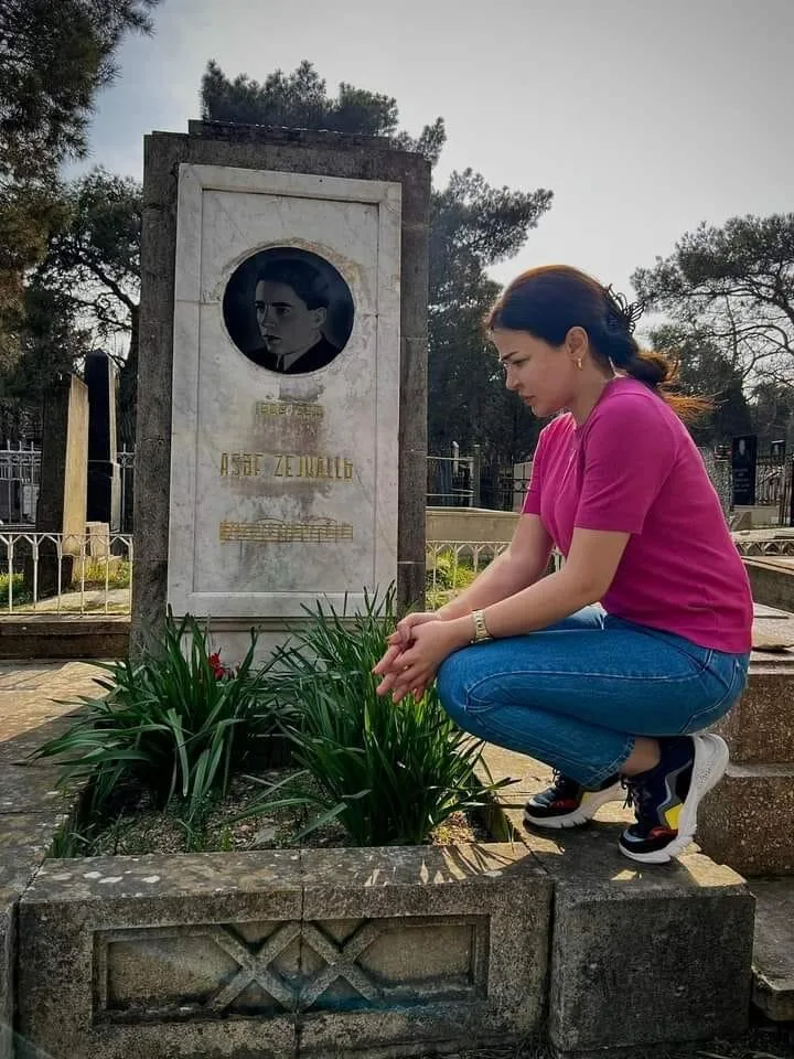 Asəf Zeynallının məzarı bərbad vəziyyətdədir - FOTO