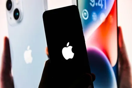 Rusiyada məmurlara "iPhone"dan qurtulmaq tövsiyə olunub