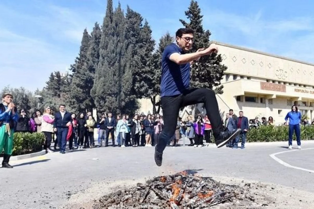 Nazirin tonqaldakı fotosu gündəm oldu
