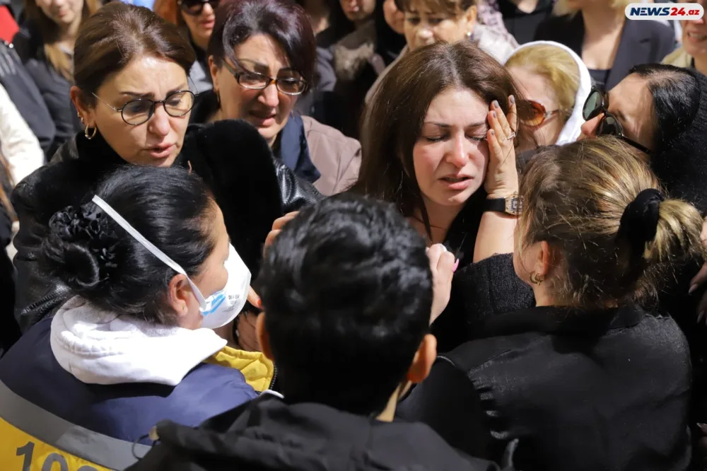 Oqtay Əliyev son mənzilə yola salındı- - FOTOLAR/VİDEO