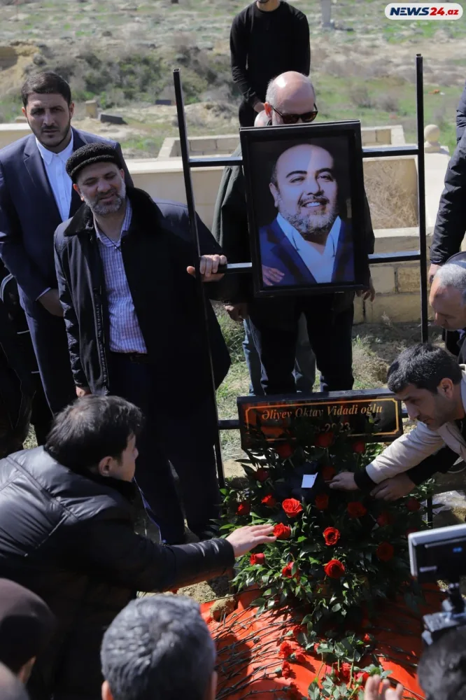 Oqtay Əliyev “Qurd qapısı” qəbiristanlığında torpağa tapşırıldı