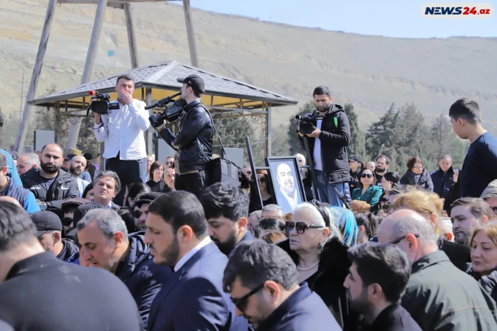 Oqtay Əliyev “Qurd qapısı” qəbiristanlığında torpağa tapşırıldı