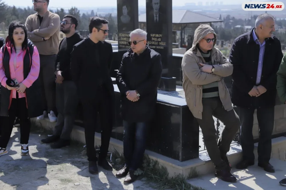 Oqtay Əliyev “Qurd qapısı” qəbiristanlığında torpağa tapşırıldı