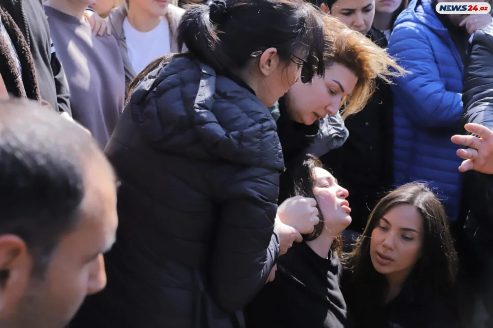 Oqtay Əliyev “Qurd qapısı” qəbiristanlığında torpağa tapşırıldı