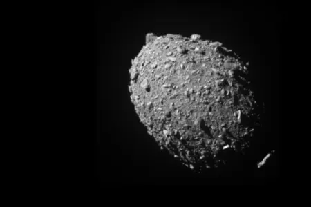 Çoxmərtəbəli bina böyüklüyündə asteroid - Yerə yaxınlaşır