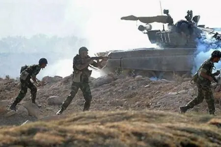 İranın sərhədimizə yığdığı ordu və texnikanın yeri - FOTO