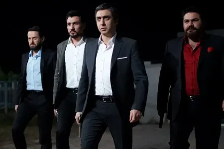 “Kurdlar vadisi”nin aktyoru deputatlığa namizəd olur - FOTO