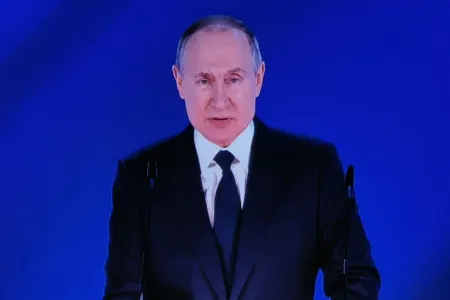 Putin Qərbin Rusiyanın Çinlə hərbi ittifaq yaratması ilə bağlı iddialarını təkzib edib