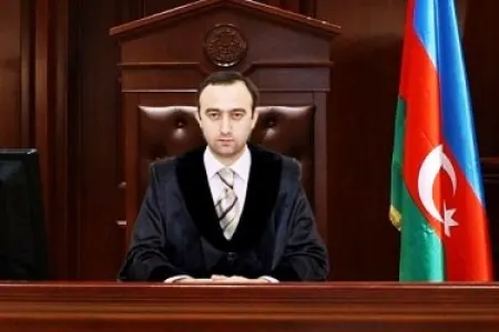 Azərbaycanda hakim işə velosipedlə gedir - FOTO