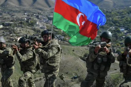 Ordumuz “azad artsax” “abidəsini” sökdü - FOTO