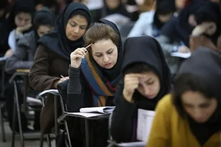 İran universitetləri hicab taxmayan tələbələrə təhsil verməyəcək