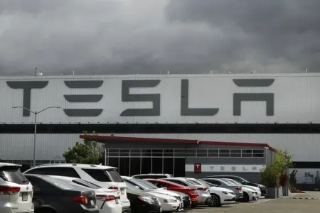 “Tesla” keçmiş işçisinə məhkəmədə uduzdu: 3,2 milyard dollar...