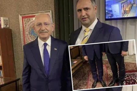 Kılıçdaroğlu namaz xalçasının üzərində - DAYANDI - FOTOLAR