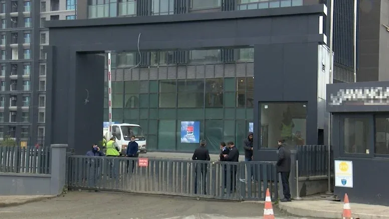 CHP-nin İstanbul ofisinə silahlı hücum oldu - FOTOLAR