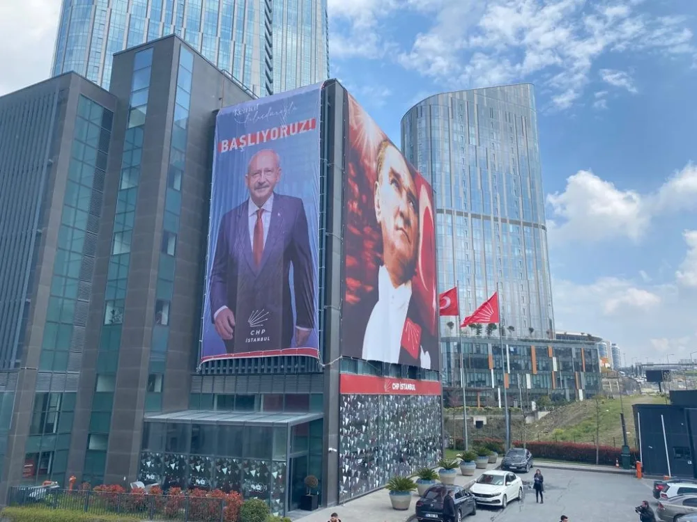 CHP-nin İstanbul ofisinə silahlı hücum oldu - FOTOLAR