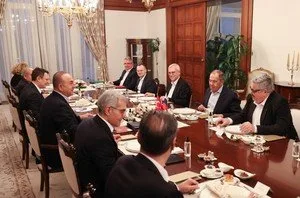 Çavuşoğlu Lavrovla iftar süfrəsində görüşüb