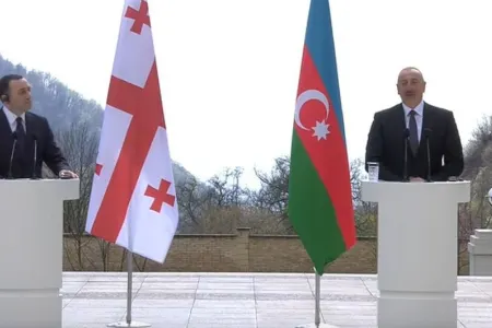 İlham Əliyev və İrakli Qaribaşvili mətbuata birgə bəyanatla çıxış edirlər - CANLI YAYIM