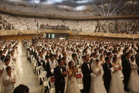 400-dən çox cütlük eyni anda evləndi - FOTOLAR