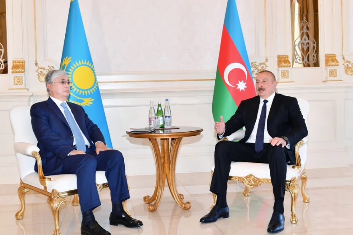 Prezidentlərin məhdud tərkibdə görüşü başladı