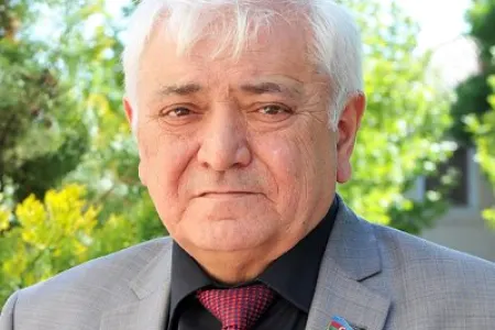 Prezident Aqil Abbası təltif etdi