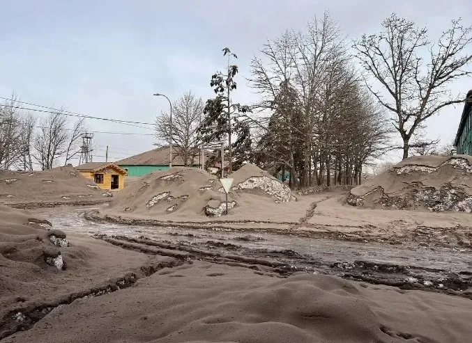 Rusiyada kənd külün altında qaldı - FOTOLAR