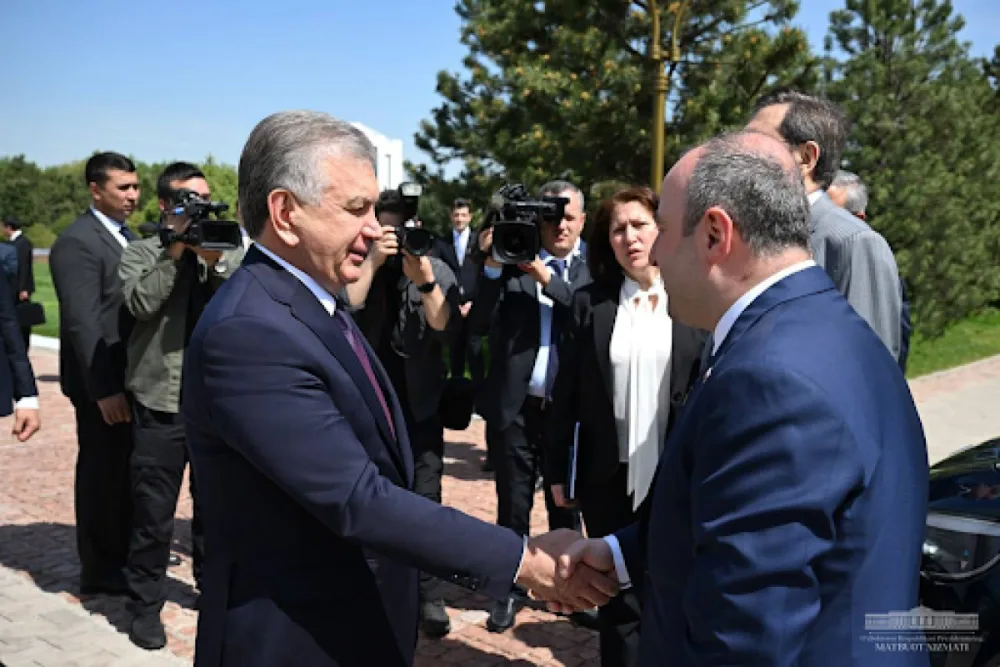 "Togg" Özbəkistan Prezidentinə təqdim olundu - FOTO