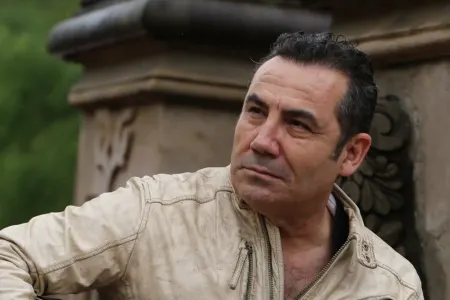 “Evdə 30-dan çox pişiyimiz var” - Ferhat Göçer