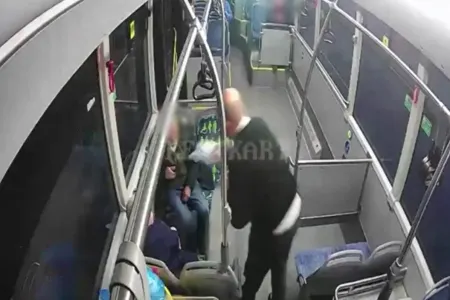Avtobus sürücüsündən nümunəvi addım: - İftara çata bilməyən sərnişinlərə... - VİDEO