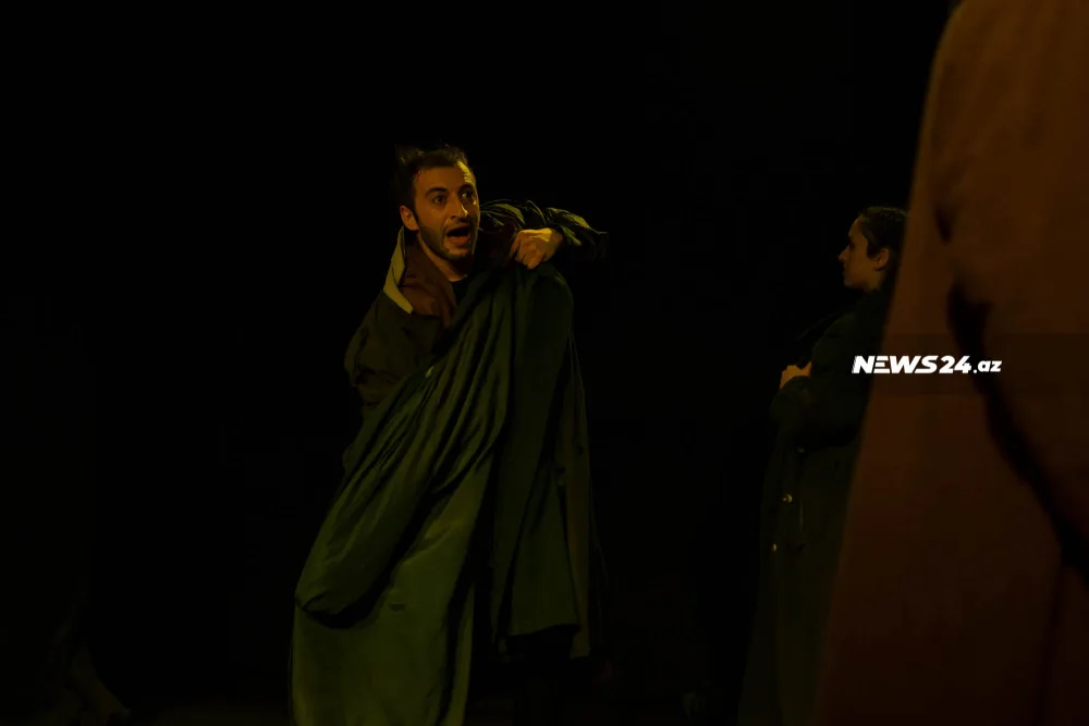 "Şinel" tamaşası oynanıldı - FOTOLAR