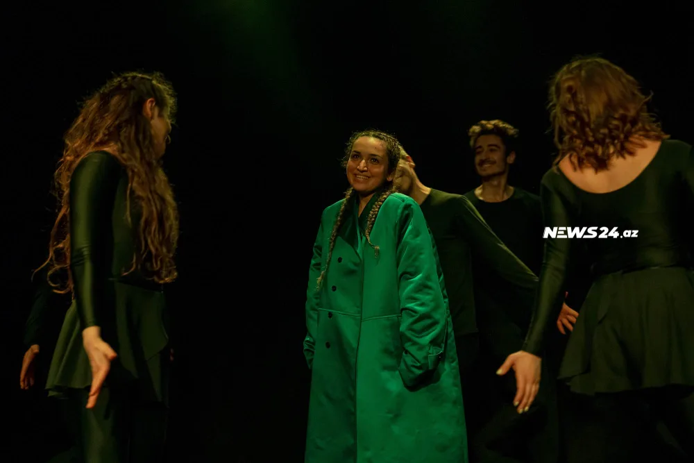 "Şinel" tamaşası oynanıldı - FOTOLAR