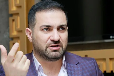 “Parazit” ifaçıların səhnədə olmasının günahı bizdədir” - VİDEO