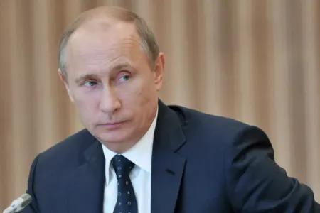 Putin Braziliya prezidentini Rusiyaya səfərə dəvət etdi