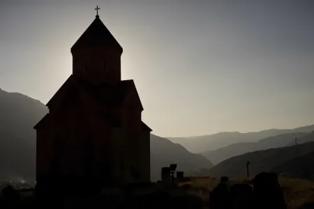 Erməni kilsəsinin tarixi bundan sonra Ermənistanda məktəblərdə - tədris olunmayacaq