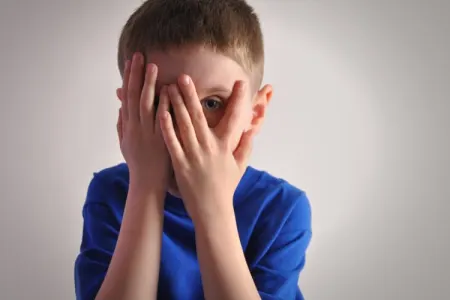 Azərbaycanda uşaqların qarşısına lüt çıxan şəxs həbs edildi