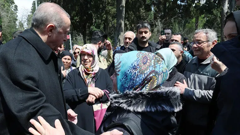 Prezident Ərdoğan valideynlərinin məzarını ziyarət etdi - FOTOLAR