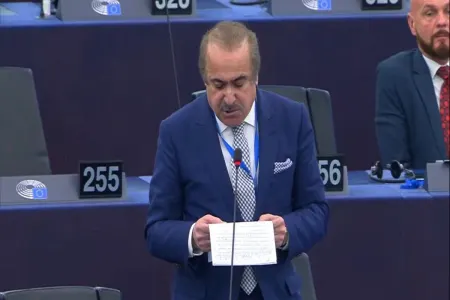Azərbaycanlı deputat: Azərbaycan ərazisinə minalar Laçın yolu üzərindən gətirilib
