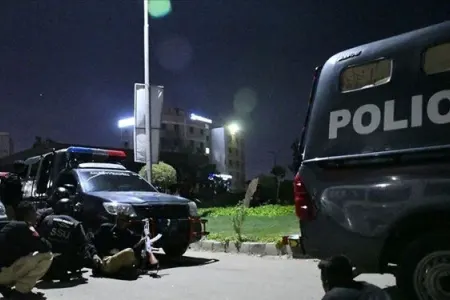 Pakistanda polis məntəqəsində partlayış - Çox sayda ölü və yaralı var