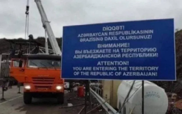 Laçın yolunda TARİXİ LÖVHƏ: - Azərbaycana daxil olursunuz!