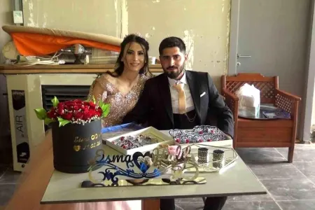 Zəlzələdə dağıntılar altından xilas etdiyi qızla nişanlandı
