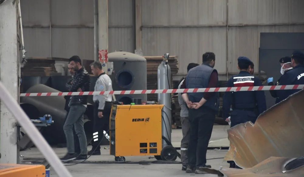 Türkiyədə zavodda su çəni partladı: 1 ölü, 1 yaralı
