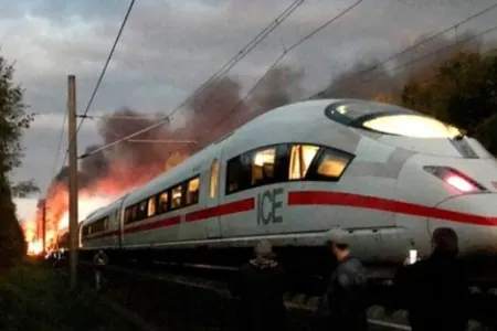 DƏHŞƏT! Sərnişin qatarı yandı - ÖLƏNLƏR VAR