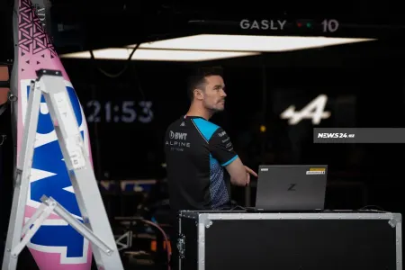 Formula 1: “Pit” zolağındakı gəzintidən maraqlı - FOTOLAR