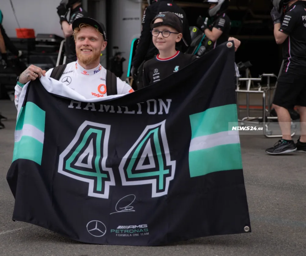 Formula 1: “Pit” zolağındakı gəzintidən maraqlı - FOTOLAR