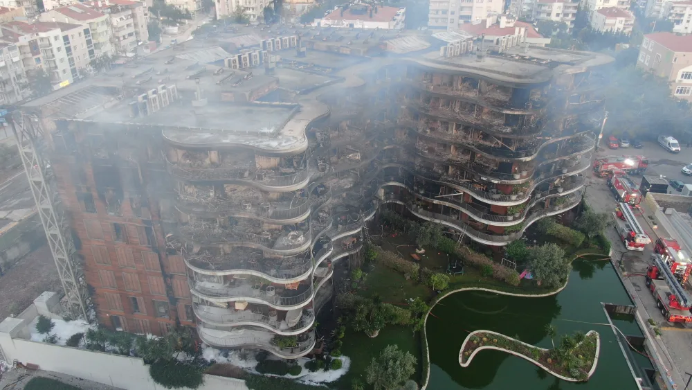 İbrahim Tatlıses yenə ölümdən döndü - Yaşadığı binada... - FOTO