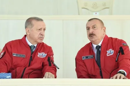 Ərdoğan Əliyevə poçt markası - təqdim etdi