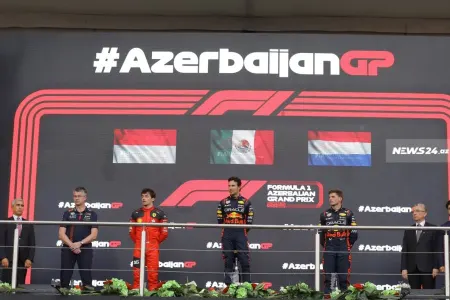 Formula 1-in qalibləri mükafatlandırıldı - FOTOLAR