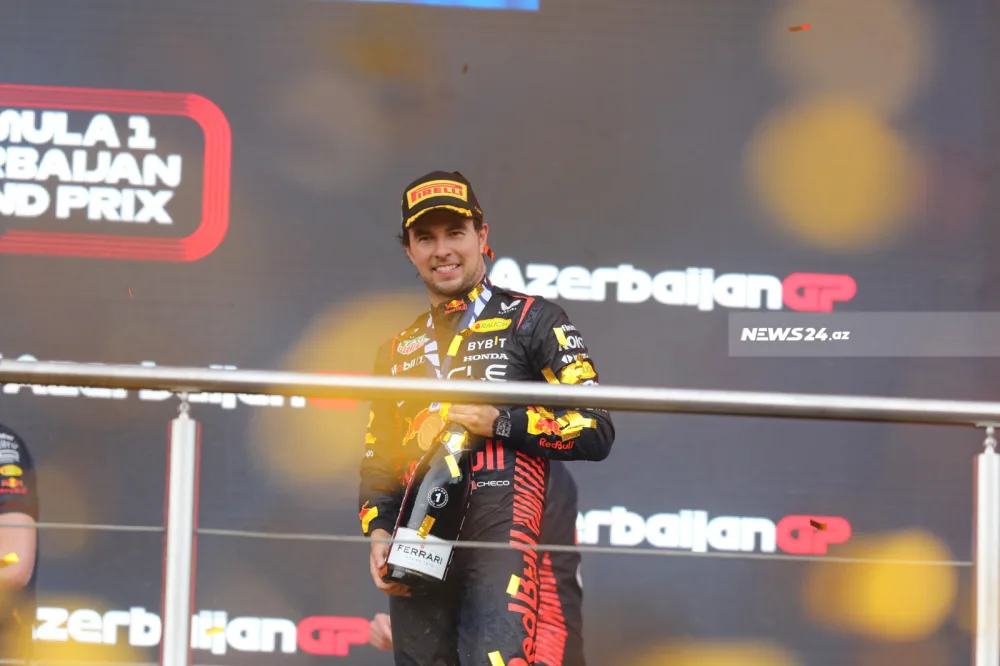 Formula 1-in qalibləri mükafatlandırıldı - FOTOLAR