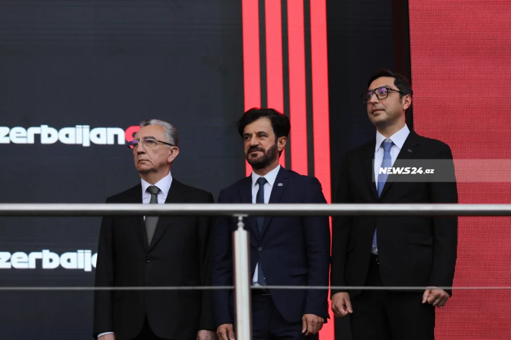Formula 1-in qalibləri mükafatlandırıldı - FOTOLAR