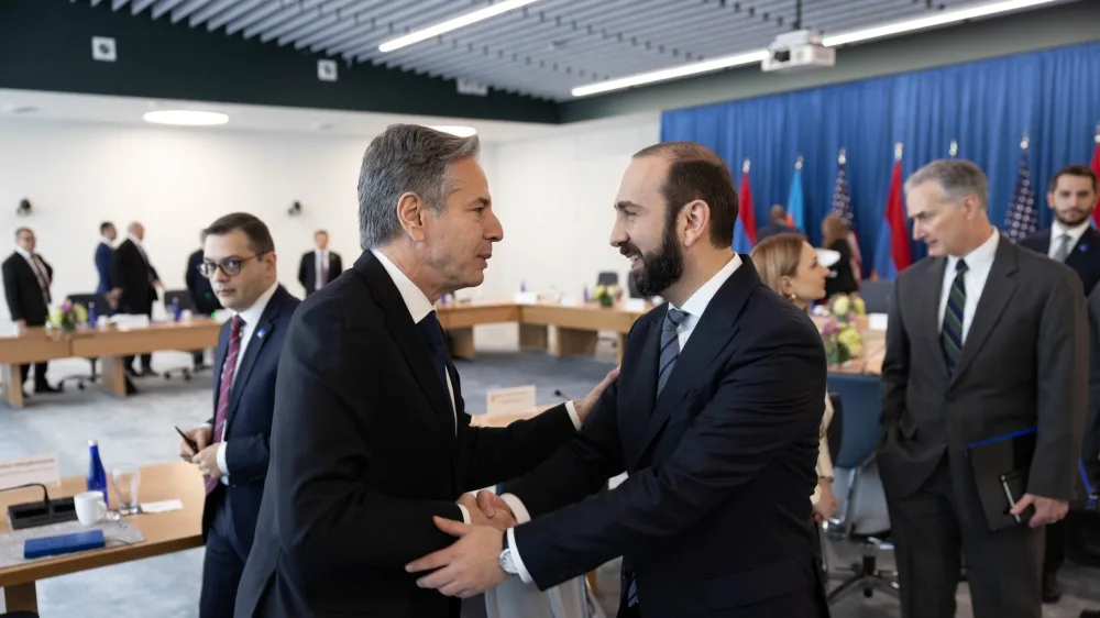 Ceyhun Bayramovla Mirzoyanın görüşündən - FOTO